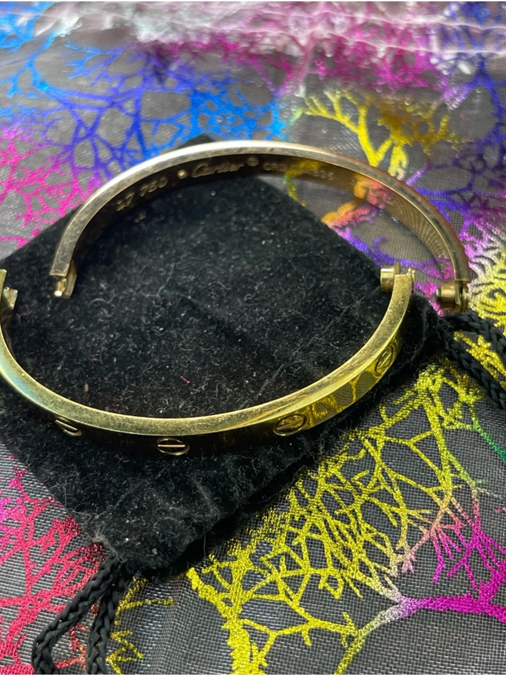 1 bracelet